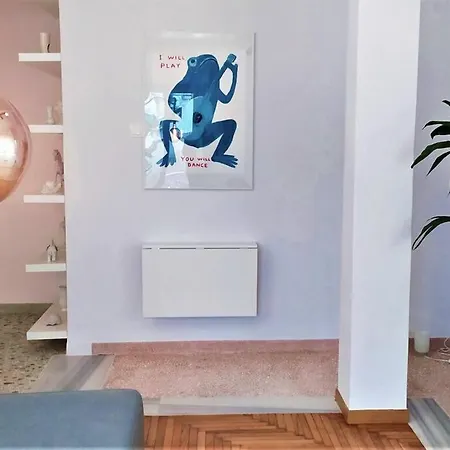 Chic In Apartment