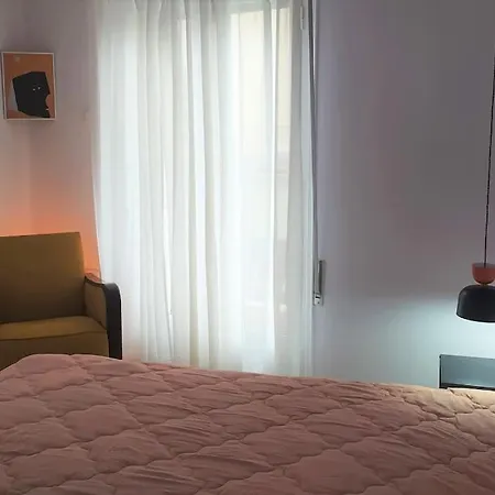Apartment Chic In Athens
